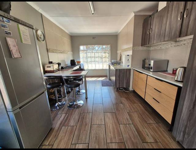 3 BEDROOM HOUSE FOR SALE IN BRACKENHURST